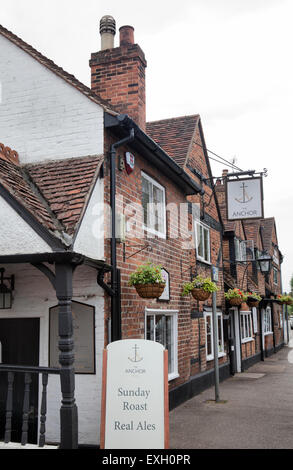 Die Anchor Pub und Restaurant in Ripley Hautpstraße - GU23 UK Stockfoto