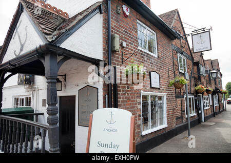 Die Anchor Pub und Restaurant in Ripley Hautpstraße - GU23 UK Stockfoto