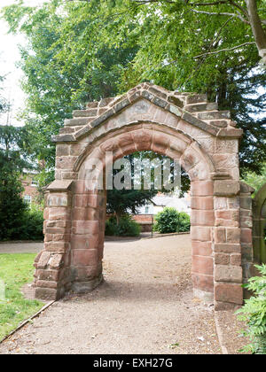 St Michael Arch im Steinbruch Garden im Rahmen des Grosvenor Park in Chester Cheshire UK Stockfoto