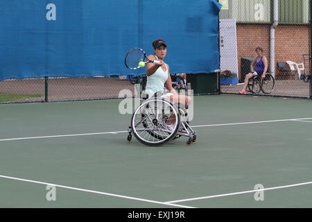 Tenniszentrum Nottingham, Nottingham, UK. 14. Juli 2015. British Open Rollstuhl-Tennis-Meisterschaften. Vorhand von Dana Mathewson der USA auf dem Weg zum Sieg über Val Fisher von Großbritannien in der ersten Runde der Frauen ist Open Einzel-Credit: Action Plus Sport/Alamy Live News Stockfoto