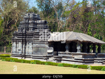 Indien. Goa. Die einzige blieb Mahadev Tempel dem XIII Jahrhundert in Tambdi Surla. Stockfoto