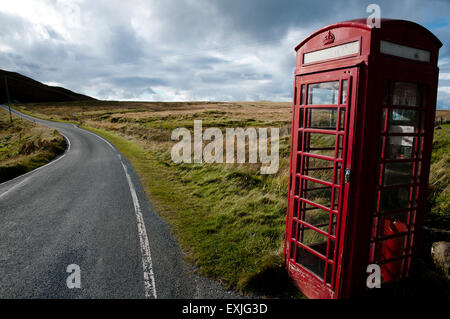 Rote Telefonzelle - Highland - Schottland Stockfoto