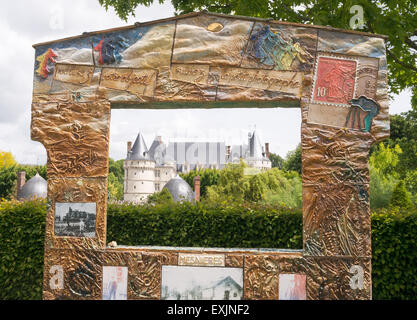 Blick durch Foto-Frame-Portal des Château de Mesnières, Mesnières-En-Bray, Normandie, Frankreich, Europa Stockfoto