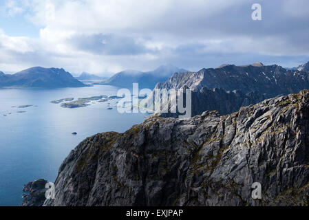 Blick auf die Berge - Lofoten Inseln, Norwegen Stockfoto