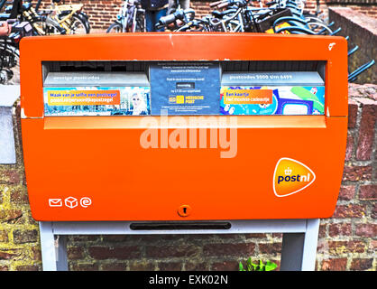 Letter Box in Arcen, Niederlande: Bankserver in Arcen, Niederlande Stockfoto