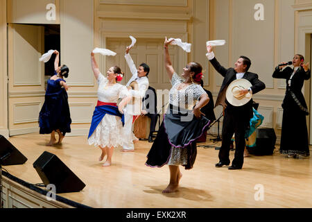 Peruanische Volkstänzer (Marinera Norteña) Stockfoto