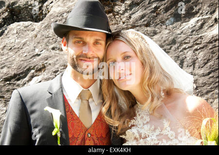Glückliches Paar am Tag ihrer Hochzeit Stockfoto