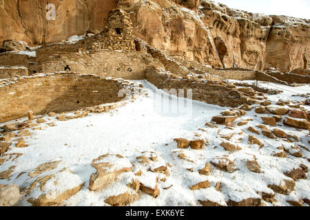 Chetro Ketl großen Haus unter Schnee, Chaco Culture National Historical Park, New Mexico, Vereinigte Staaten Stockfoto