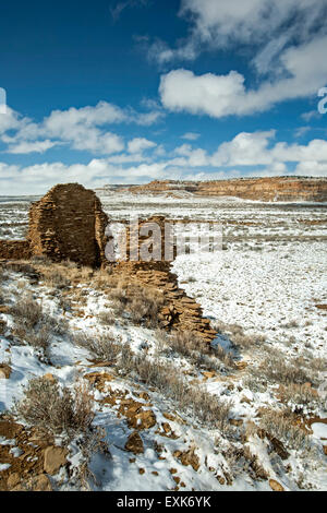 Una Vida Ruinen unter Schnee, Chaco Culture National Historical Park, New Mexico, Vereinigte Staaten Stockfoto