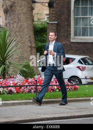 London, UK. 14. Juli 2015. Jeremy Hunt, Staatssekretär für Gesundheit, die Ankunft der wöchentlichen Kabinettssitzung an Nummer 10 Downing Street. Bildnachweis: Pete Maclaine/Alamy Live-Nachrichten Stockfoto