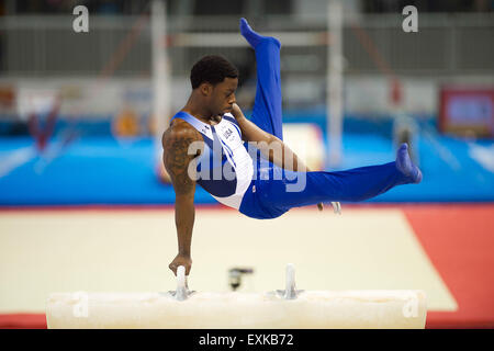 Toronto, Ontario, Kanada. 14. Juli 2015. Milwaukee Turnerin MARVIN KIMBLE der Vereinigten Staaten beendet seine Routine am Pauschenpferd während der Toronto Pan American Games. © James Macdonald/ZUMA Draht/Alamy Live-Nachrichten Stockfoto