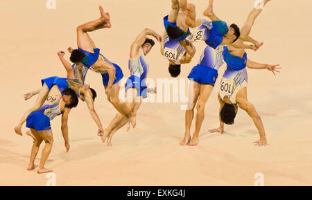 Toronto, Kanada. 14. Juli 2015. Dieses Multi-Exposure Foto zeigt Arthur Mariano von Brasilien während der Männer Stock Finale der Gymnastik künstlerische bei den 17. Pan American Games in Toronto, Kanada, 14. Juli 2015. Arthur Mariano bekam den 5. Platz. (Mehrfachbelichtung) © Zou Zheng/Xinhua/Alamy Live News Stockfoto