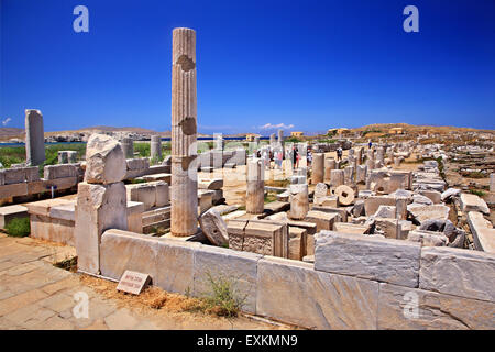 Die "südlichen Portikus ' in der archäologischen Stätte von der"Heilige"Insel Delos. Kykladen, Griechenland. Stockfoto