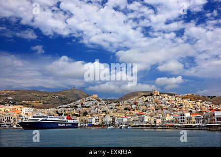 Ermoupolis & Ano Syra, Syros Insel, Kykladen, Ägäis, Griechenland. Stockfoto