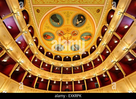 Der Apollo städtischen Theater von Syros, Ermoupolis ("Hermoupolis") Stadt, Insel Syros, Cyclades, Ägäis, Griechenland. Stockfoto