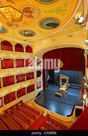 Der Apollo städtischen Theater von Syros, Ermoupolis ("Hermoupolis") Stadt, Insel Syros, Cyclades, Ägäis, Griechenland. Stockfoto