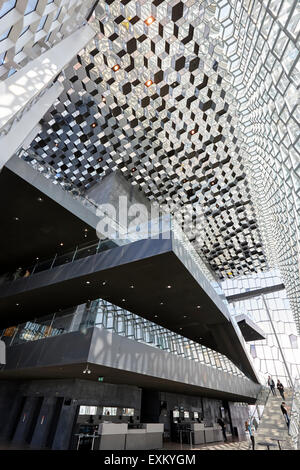 Innere des Harpa Concert Hall und Konferenz Zentrum Reykjavik Island Stockfoto