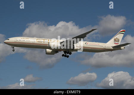 ETIHAD 777 300 LANDUNG Stockfoto