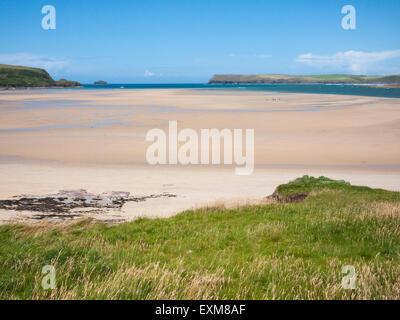 Die Sandbank Doom Bar und Strand an der Mündung des Flusses Camel in der Nähe von Padstow Cornwall UK Stockfoto