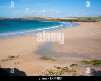 Einen malerischen Blick auf Harlyn Bay Strand an der Küste North Cornwall UK im Sommer Stockfoto