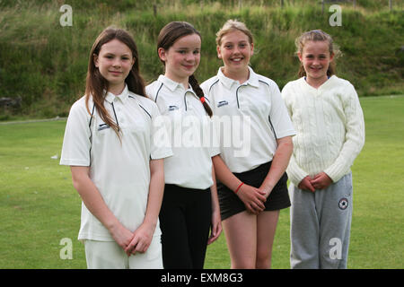 Sheffield Cricket Club links nach rechts: Harriet Brouhgton Freya Miller Isobel Taube Louisa Edwards Stockfoto