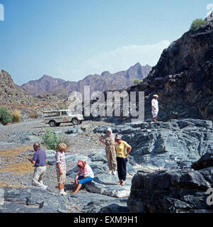 Ein Wüstenausflug in Schardscha, Vereinigte Arabische Emirate 1970er Jahre. Eine Wüstensafari in Sharjah, Vereinigte Arabische Emirate der 1970er Jahre. Stockfoto