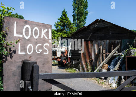 Suchen Sie Protokolle Schild Hof in Somerset Stockfoto