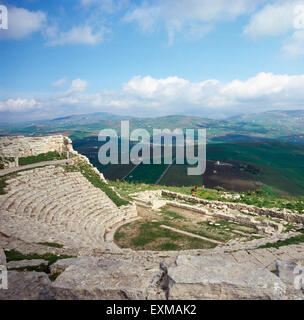 Das Antike Theater von Segesta Auf Sizilien, Italien 1970er Jahre. Das antike Theater von Segesta, Sizilien, Italien der 1970er Jahre. Stockfoto