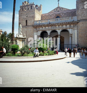 Sterben Sie Kathedrale Santa Maria Nuova in Monreale, Sizilien, Italien 1970er Jahre. Die Kathedrale von Santa Maria Nuova in Monreale, Sizilien, Italien der 1970er Jahre. Stockfoto