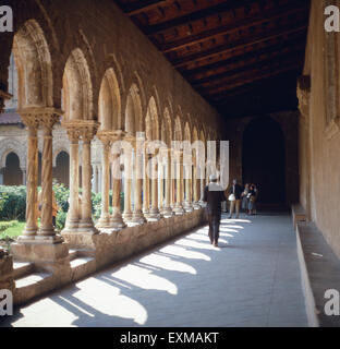 Sterben Sie Kathedrale Santa Maria Nuova in Monreale, Sizilien, Italien 1970er Jahre. Die Kathedrale von Santa Maria Nuova in Monreale, Sizilien, Italien der 1970er Jahre. Stockfoto