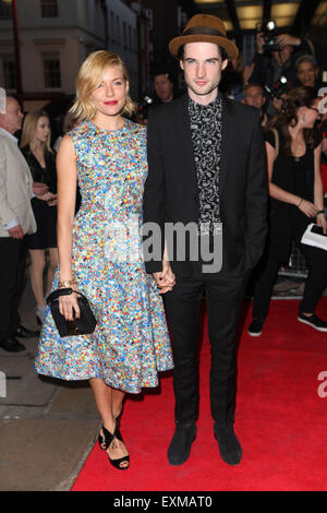 Sienna Miller und Tom Sturridge ankommen für die Effie Gray ua, Curzon Mayfair, London. 10.05.2014 Stockfoto