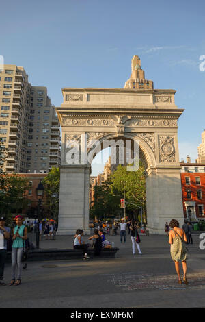 Der Washington Square Arch, Wahrzeichen von Manhattan, Greenwich Village, New York City, Vereinigte Staaten, USA. Stockfoto