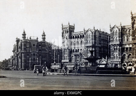 Alte Vintage 1900s Bild von Hotel Majestic und Waterloo Mansion , Wellington Fountain , Colaba , Bombay , Mumbai , Maharashtra , Indien , Asien Stockfoto