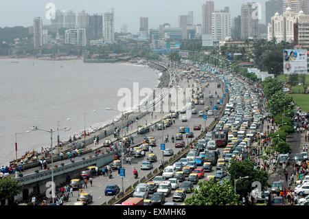 Verkehr auf Marine Drive während der Siegeszug von zwanzig 20 Cricket-Team; Bombay; Mumbai; Maharashtra; Indien; Asien Stockfoto