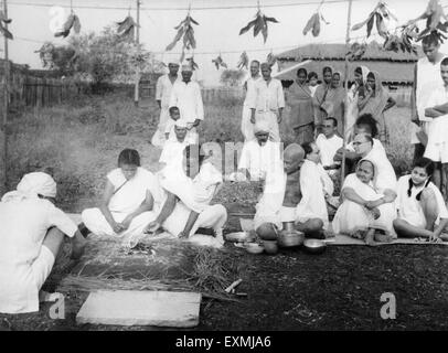 Mahatma Gandhi Kasturba Gandhi Abha Gandhi feiert Hochzeit Christian und eine Unberührbare von Malabar Sevagram Ashram Stockfoto