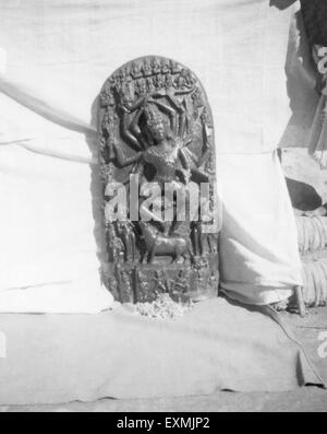 Tanzende Gott Stein Statue, Noakhali, Bhulua, Chittagong, Bengalen, November 1946, Indien, Bangladesch, Asien, alter Jahrgang 1900s Bild Stockfoto