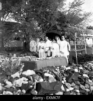 Manu Gandhi Mahatma Gandhi Sushila Nayar Mirabehn Pyarelal Nayar Samadhis Kasturba Gandhi Mahadev Desai Aga Khan Palast Pune Stockfoto