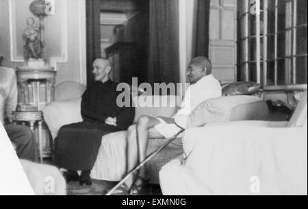 Mahatma Gandhi trifft chinesischen Führer Chiang Kai Shek Delhi Indien Februar 1942 altes Vintage 1900er Jahre Bild Chiang Kai-shek, Jiang Zhongzheng, Jiang Jieshi, chinesischer Politiker Stockfoto