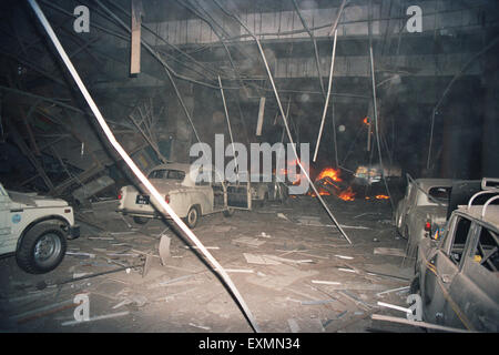 Autos beschädigt brennenden Terror Bombe Explosion 1993 Bombay Mumbai Maharashtra Indien Stockfoto