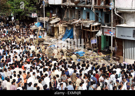 Menge Leute Bombe Explosion Website Zaveri Bazaar Kalbadevi Bombay Mumbai Maharashtra Indien Stockfoto