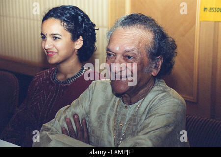 Indische Sitar-virtuose Pandit Ravi Shankar mit seiner Tochter Anoushka Shankar Stockfoto