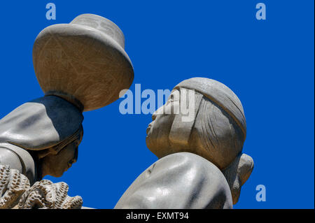 Statuen in der Sky City Cultural Center und Haak'u Museum. Acoma Pueblo. Cibola County, New Mexico. USA Stockfoto