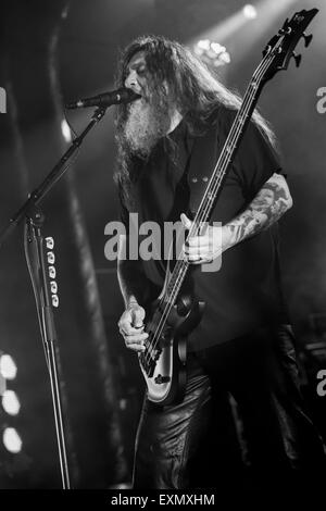 Milwaukee, Wisconsin, USA. 8. Juli 2015. Sänger TOM ARAYA von Slayer tritt während der Mayhem Festival in The Rave in Milwaukee, Wisconsin © Daniel DeSlover/ZUMA Draht/Alamy Live News Stockfoto