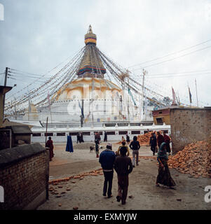 Eine Reise Zum Stupa von Boudhanath Im Kathmandu-Tal, Nepal 1970er Jahre. Eine Reise zur Stupa von Boudhanath in Katmandu-Tal, Nepal-der 1970er Jahre. Stockfoto