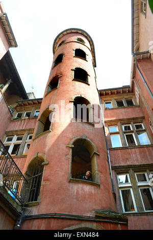 La Tour Rose The Rose Tower Maison du Crible Haus Lyon in Frankreich historische Gebäude rosa Stockfoto