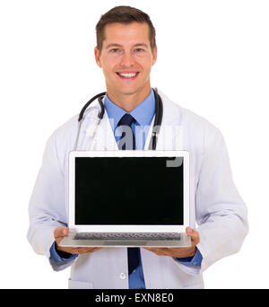 lächelnde männlichen Arzt zeigen Laptop-Bildschirm Stockfoto