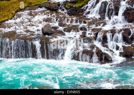 Die schöne Hraunfossar verliebt sich in Island Stockfoto