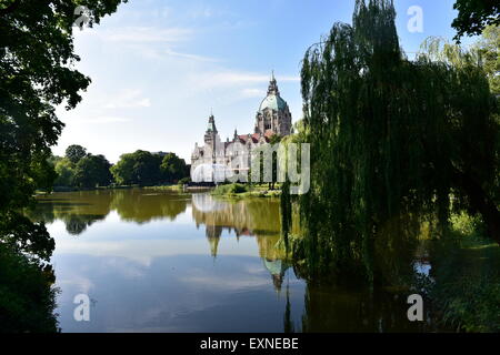 Open-Air-Oper im See des neuen Rathauses Hannover. Stockfoto