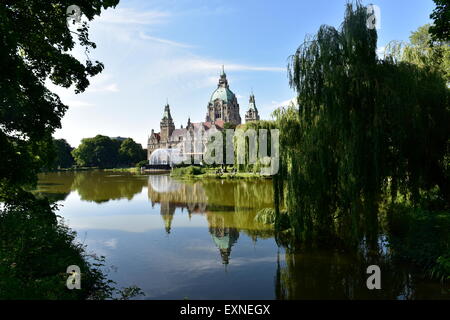 Open-Air-Oper im See des neuen Rathauses Hannover. Stockfoto