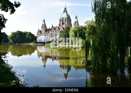 Open-Air-Oper im See des neuen Rathauses Hannover. Stockfoto